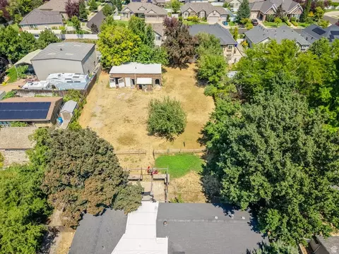 View/Area - 340 W Porter Ln, Centerville, UT 84014 photo 2 of 14