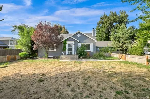 Exterior - 340 W Porter Ln, Centerville, UT 84014 photo 5 of 10