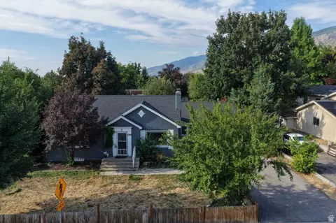 Exterior - 340 W Porter Ln, Centerville, UT 84014 photo 4 of 10