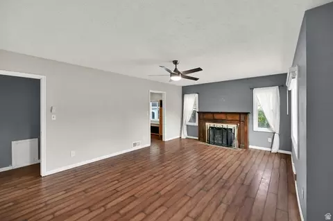 Living - 340 W Porter Ln, Centerville, UT 84014 photo 1 of 4