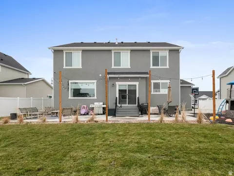 Exterior - 627 S Meade St, Mapleton, UT 84664 photo 4 of 6