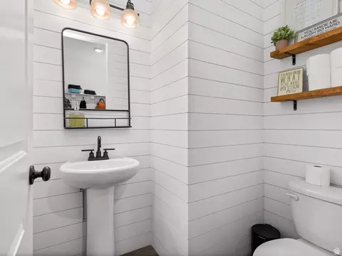 Bath - 627 S Meade St, Mapleton, UT 84664 photo 1 of 5