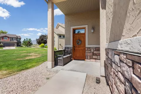 Exterior - 835 S Fox Ln, Orem, UT 84059 photo 7 of 9