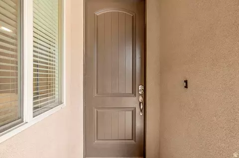 Entry Way - 4257 E Razor Dr, Washington, UT 84780 photo 6 of 6