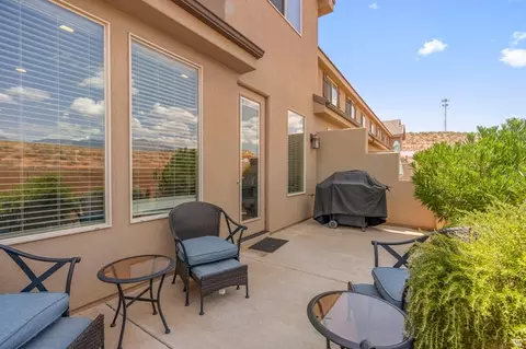 Exterior - 4257 E Razor Dr, Washington, UT 84780 photo 3 of 6