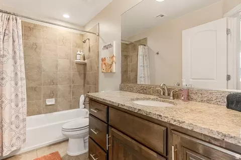 Bath - 4257 E Razor Dr, Washington, UT 84780 photo 6 of 6