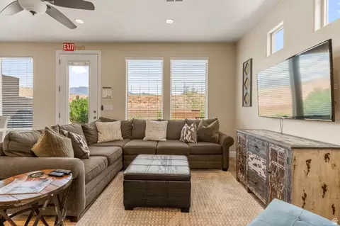 Living - 4257 E Razor Dr, Washington, UT 84780 photo 2 of 3