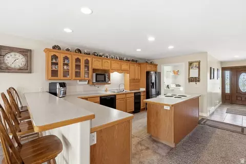 Kitchen - 3847 W 6800 St S, Benjamin, UT 84660 photo 2 of 3