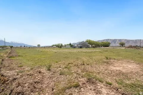 Exterior - 3847 W 6800 St S, Benjamin, UT 84660 photo 8 of 8