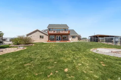Exterior - 3847 W 6800 St S, Benjamin, UT 84660 photo 5 of 8