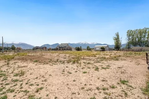 Exterior - 3847 W 6800 St S, Benjamin, UT 84660 photo 7 of 8