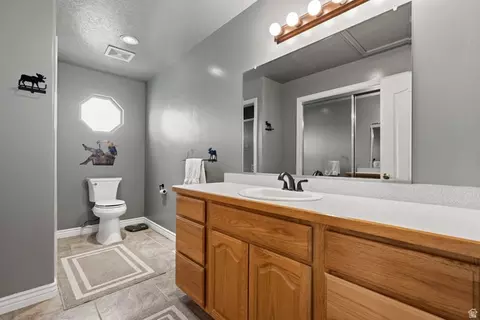 Bath - 3847 W 6800 St S, Benjamin, UT 84660 photo 1 of 2