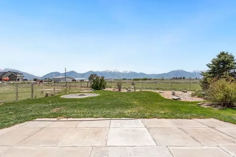 Exterior - 3847 W 6800 St S, Benjamin, UT 84660 photo 4 of 8