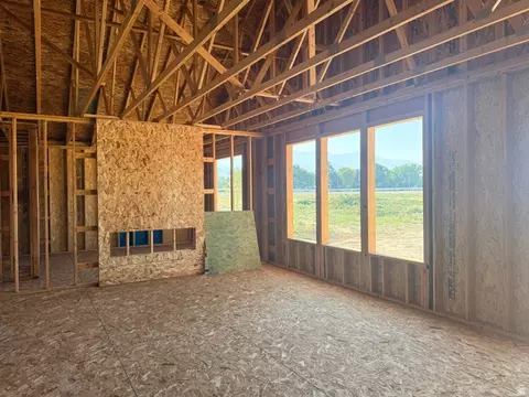 Living - 148 W 650 N, Smithfield, UT 84335 photo 1 of 2