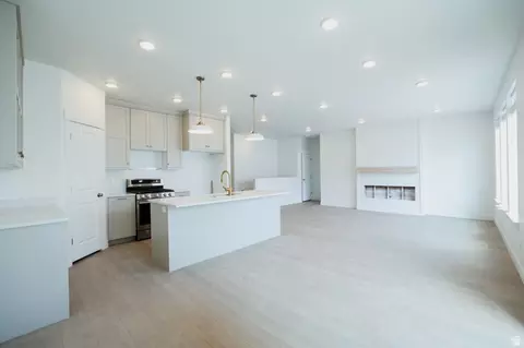 Living - 148 W 650 N, Smithfield, UT 84335 photo 2 of 2