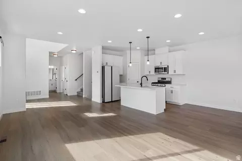 Living - 470 S 720 W, American Fork, UT 84003 photo 4 of 5