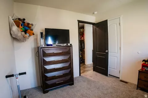Bedroom - 8750 E Brushcreek Rd, Jensen, UT 84035 photo 5 of 17