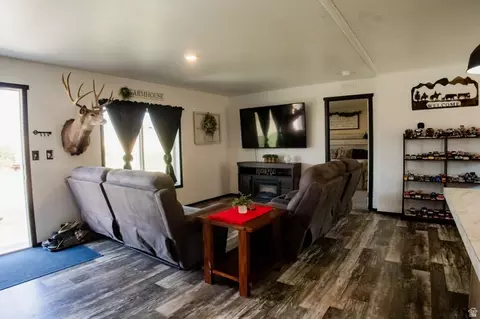 Living - 8750 E Brushcreek Rd, Jensen, UT 84035 photo 3 of 6