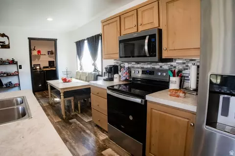 Kitchen - 8750 E Brushcreek Rd, Jensen, UT 84035 photo 2 of 4