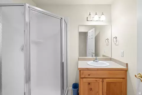 Bath - 477 N Hale Ave, Moab, UT 84532 photo 4 of 4