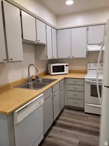 Kitchen - 86 E 600 S, Orem, UT 84057 photo 2 of 2