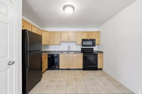 Kitchen - 1884 E Shepard Ln, Lake Point, UT 84074 photo 1 of 3