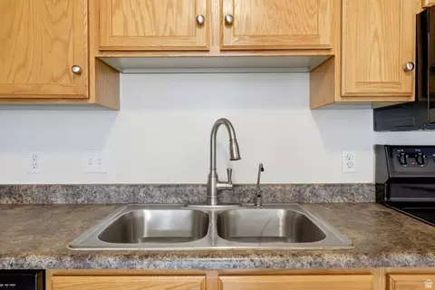 Kitchen - 1884 E Shepard Ln, Lake Point, UT 84074 photo 3 of 3