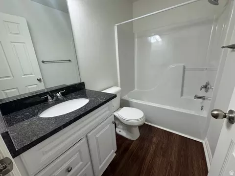 Bath - 4384 N Maple Dr, Eagle Mountain, UT 84005 photo 2 of 4