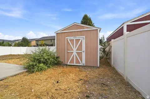 Exterior - 297 W Bricker Rd, Draper, UT 84020 photo 8 of 9