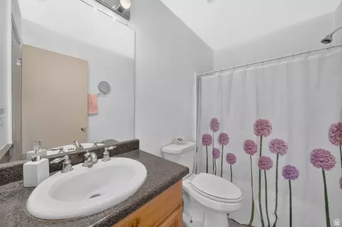 Bath - 297 W Bricker Rd, Draper, UT 84020 photo 2 of 3