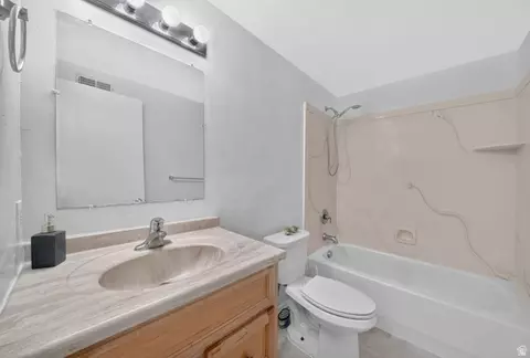 Bath - 297 W Bricker Rd, Draper, UT 84020 photo 3 of 3