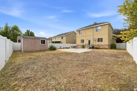Exterior - 297 W Bricker Rd, Draper, UT 84020 photo 5 of 9