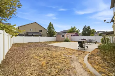 Exterior - 297 W Bricker Rd, Draper, UT 84020 photo 4 of 9