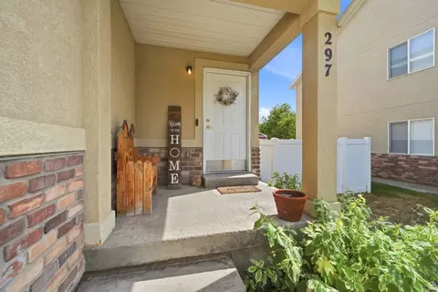 Exterior - 297 W Bricker Rd, Draper, UT 84020 photo 3 of 9