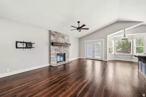 Living - 2154 E Wasatch Blvd, Sandy, UT 84092 photo 2 of 3