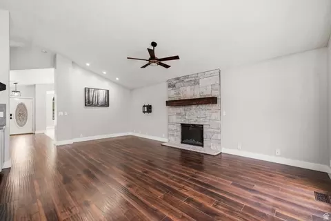 Living - 2154 E Wasatch Blvd, Sandy, UT 84092 photo 3 of 3
