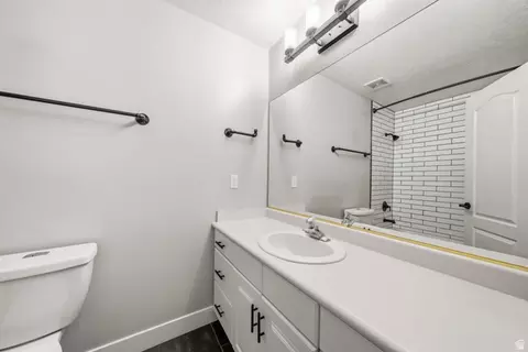 Bath - 2154 E Wasatch Blvd, Sandy, UT 84092 photo 2 of 6