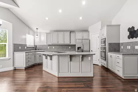 Kitchen - 2154 E Wasatch Blvd, Sandy, UT 84092 photo 1 of 6