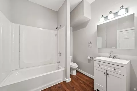 Bath - 2154 E Wasatch Blvd, Sandy, UT 84092 photo 6 of 6