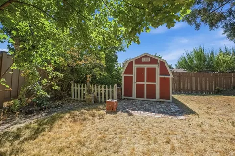 Exterior - 1099 N 400 E, Logan, UT 84341 photo 10 of 15