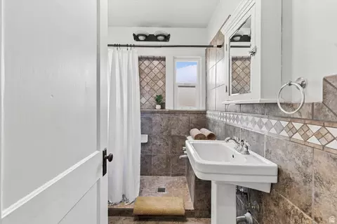 Bath - 49 Marindale Ave, Logan, UT 84321 photo 2 of 2