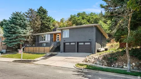Exterior - 552 E Chelsea Dr S, Bountiful, UT 84010 photo 2 of 9