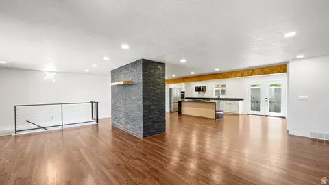 Living - 552 E Chelsea Dr S, Bountiful, UT 84010 photo 1 of 4