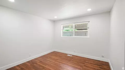 Bedroom - 552 E Chelsea Dr S, Bountiful, UT 84010 photo 1 of 3