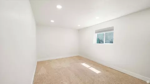 Bedroom - 552 E Chelsea Dr S, Bountiful, UT 84010 photo 3 of 3