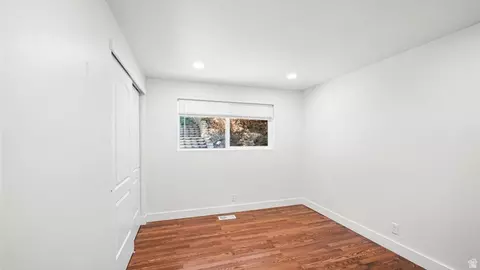 Bedroom - 552 E Chelsea Dr S, Bountiful, UT 84010 photo 2 of 3