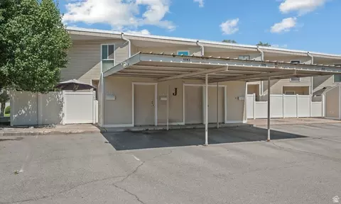 Exterior - 5343 S Baldwin Park, Murray, UT 84123 photo 3 of 9