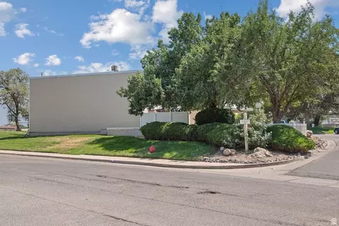 Exterior - 5343 S Baldwin Park, Murray, UT 84123 photo 4 of 9