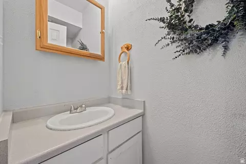 Bath - 5343 S Baldwin Park, Murray, UT 84123 photo 1 of 2