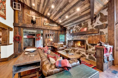 Living - 2983 E Ridgetop Rd #27, Sundance, UT 84604 photo 2 of 2